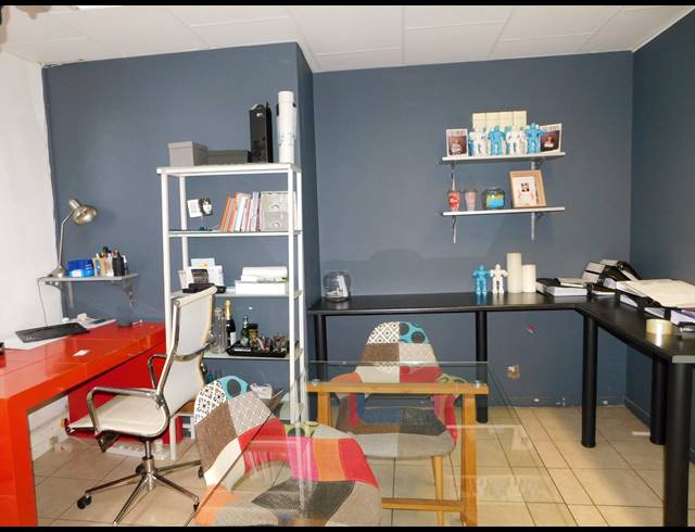 161M² OFFICE FOR SALE IN FERNDALE